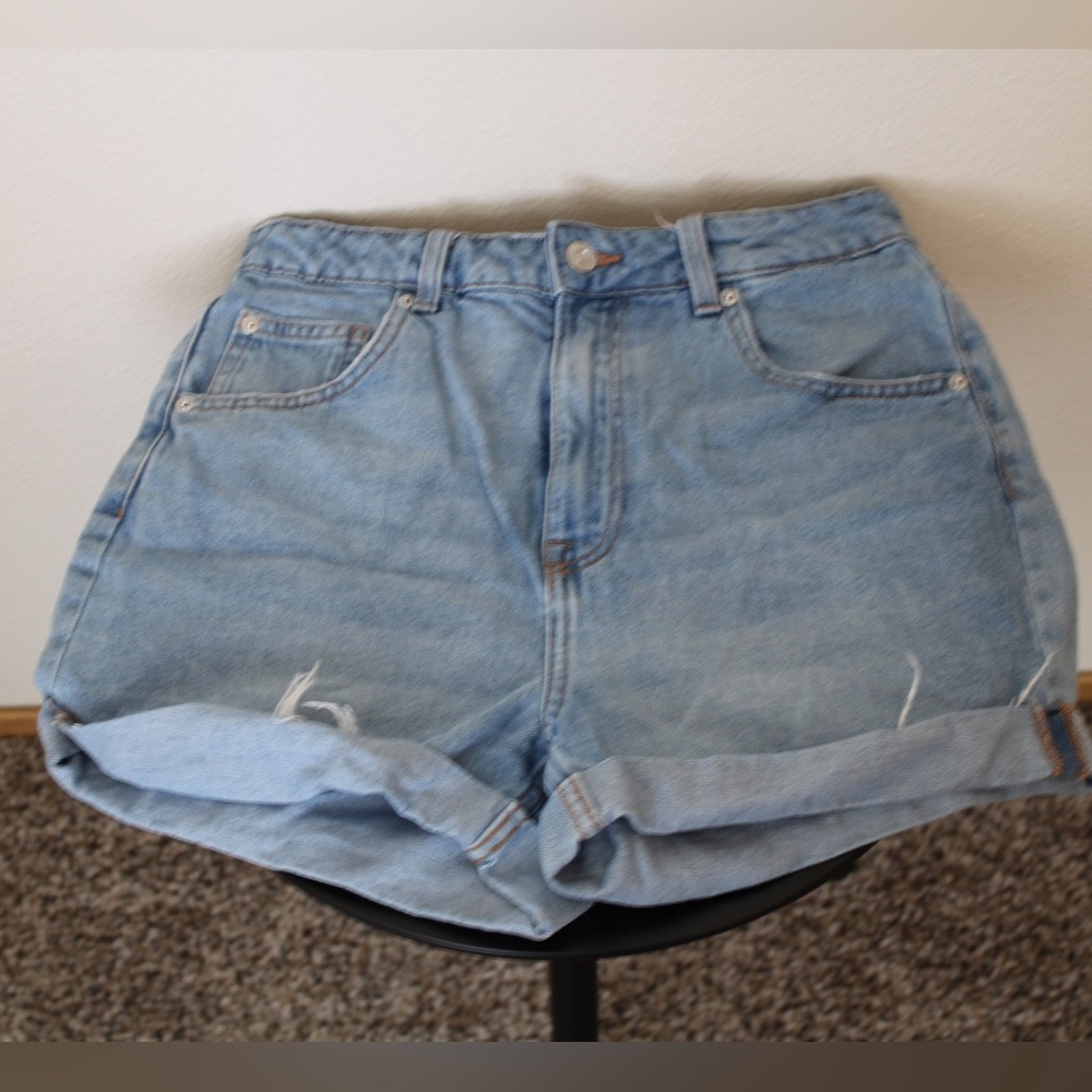 Size 4 high waisted blue jean shorts